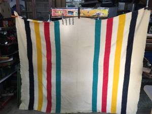 lot 1 image: Vintage Hudson Bay 4 Point 100% Wool Blanket