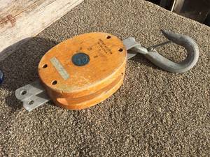 lot 2 image: Large Crosby-Western 21-8 Hook & Block
