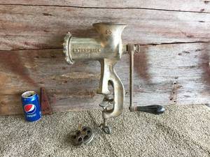 lot 8 image: Vintage Large Enterprise 20 Food Grinder