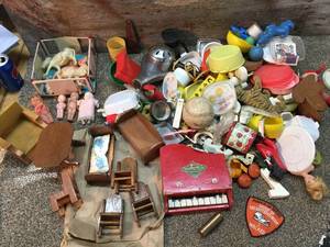 lot 19 image: Group Vintage Toys, Animals, Doll House, Kewpie Dolls