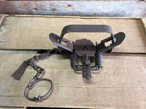 lot 46 image: Vintage Victor Coil Trap