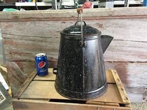 lot 49 image: Large Black Graniteware Range Pot