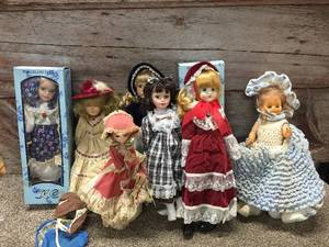 lot 50 image: Vintage and Porcelain Dolls