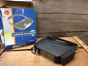 lot 52 image: Illuminated Bino Magnifier