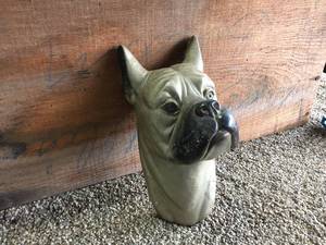 lot 69 image: Vintage 1951 Marbello Artcraft Chalkware Dog Wall Hanger