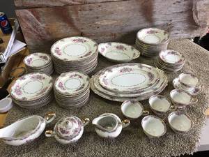 lot 73 image: 84 pcs Vintage Grace China Occupied Japan Corsage Pattern