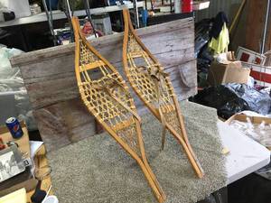 lot 77 image: Vintage Torpedo Snowshoes 10x42, Canada