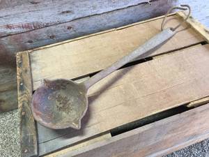 lot 79 image: Vintage Smelting Ladle