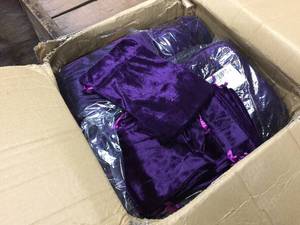 lot 94 image: 500 6x9 Velvet Fabric Bags