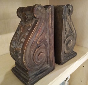 lot 18 image: Decorative Scroll Design Bookends
