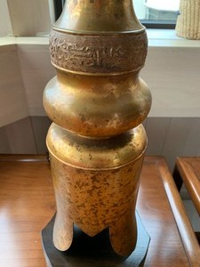 lot 51 image: Gold Tone Ornate Beautiful Table Lamp