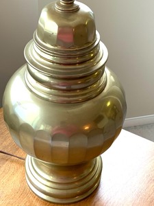 lot 71 image: Brass Table Lamp