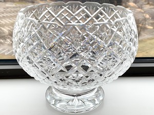 lot 86 image: Footed Waterford Crystal Bowl