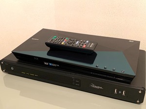 lot 90 image: Master Controller by Rocketfish and Sony Blu Ray DVD Player