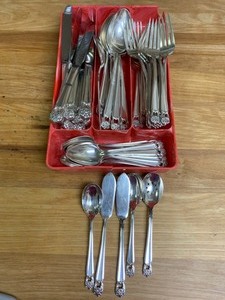 lot 95 image: Rogers Flatware Set (IS) Eternally Yours
