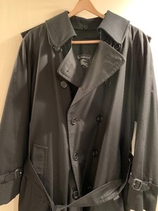 lot 139 image: Mens Burberry Long Coat (Black)