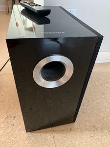 lot 129 image: Toshiba Subwoofer and Remote