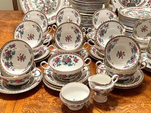 lot 25 image: Ansley China Set- Indian Tree