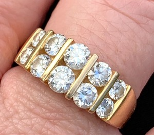 lot 159 image: Stunning and Dazzling 14k and Diamond Ring