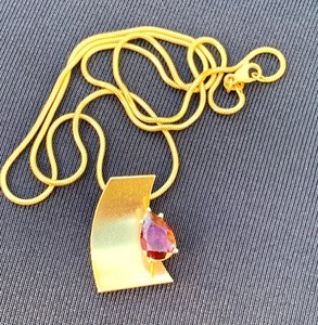 lot 154 image: Robert C Trisko 14k Pendant and Chain