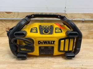 DEWALT 2800 Peak Amp Jump Starter 1000-Watt Power Inverter with Digital Compressor