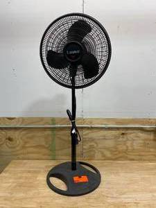 LASKO 18 Oscillating Fan (3 speeds)