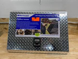 MONTEZUMA ME300AL 30 X 15 IN. Aluminum Triangle Tool Box