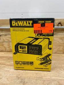 DEWALT 1000-Watt Power Inverter