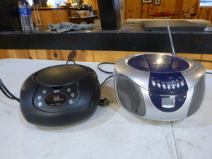 2 CD Players