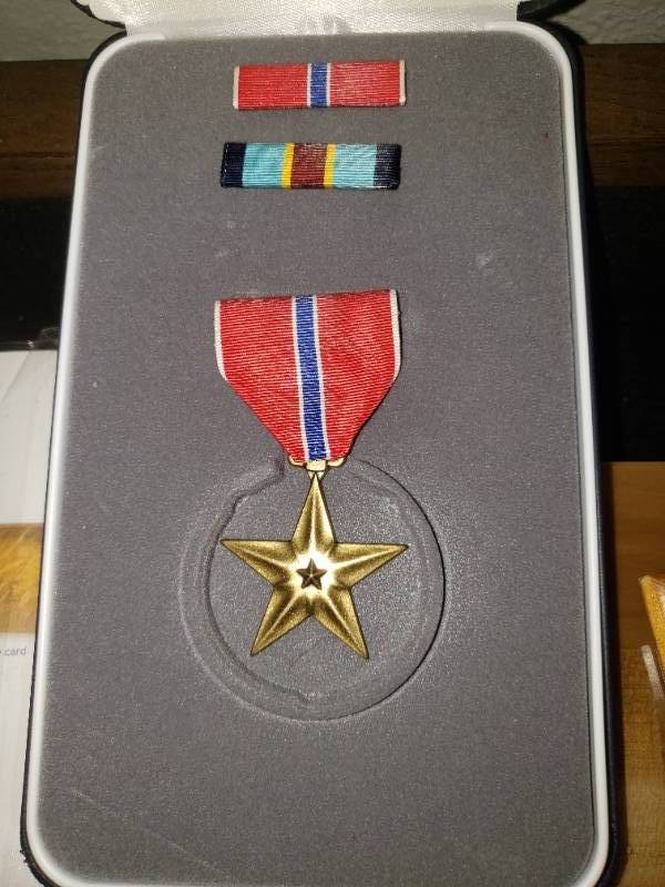 lot 29 image: Military Achievement & Bronze Star Medals