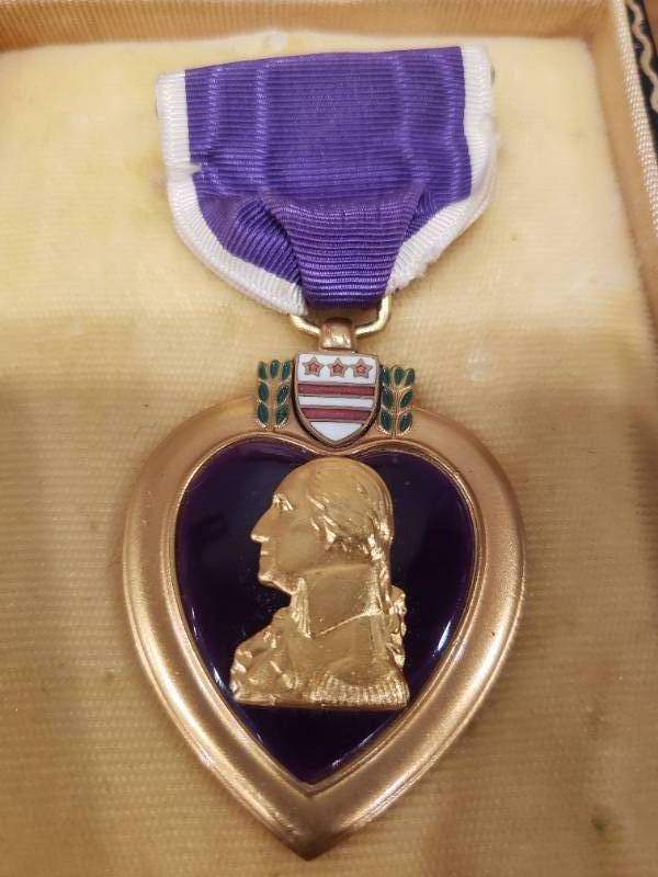 lot 36 image: Purple Heart Medal & Bars in Case