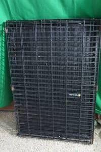 lot 82 image: Large Petmate Wire Kennel