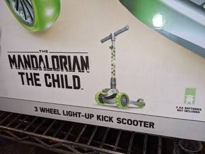 lot 63 image: Jetson Mandalorian The Child Kick Scooter