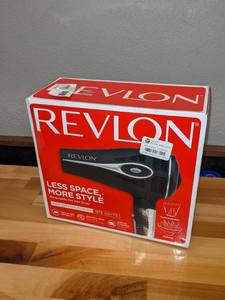 lot 61 image: Revlon Retractable Pro Hair Dryer