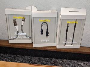 lot 88 image: Heyday Phone Accessories