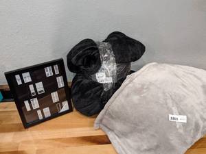 lot 71 image: 2 Oeko-Tex MicroPlush Blankets
