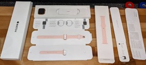lot 4 image: Apple Watch SE GPS Aluminum