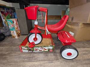 lot 53 image: Radio Flyer Fold 2 Go Trike