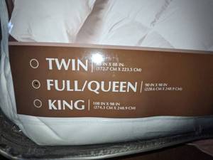 lot 139 image: True Luxury Pima Cotton Down Alternative Comforter, FullQueen