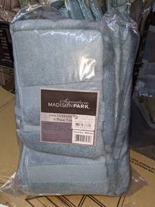 lot 137 image: Signature Madison Park 6 Piece Turkish Towel Set, New