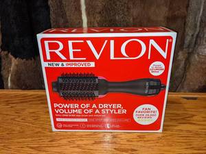 lot 303 image: Revlon Salon One-Step Hair Dryer and Volumizer