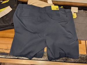 lot 125 image: 9 Pair of All in Motion Cargo Golf Shorts Sz 40