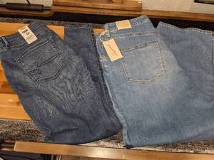 lot 189 image: Universal Threads & Denizan Womens Jeans Sz 16