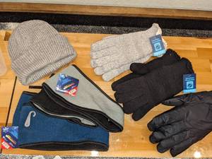 lot 249 image: Gloves & Headbands