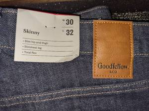 lot 251 image: 2 Pair of Universal Threads Skinny Jeans 30 x 32
