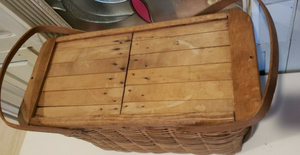 lot 403 image: RARE VINTAGE LARGE WOVEN PICNIC BASKET w2 PIECE SLIDING LID