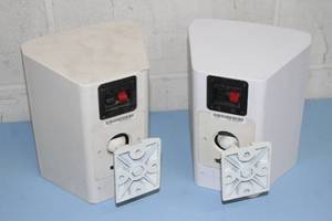 lot 13 image: Pair of JBL Control 25 Indoor  Outdoor Weather Resistant Pro Audio Speakers & Wall Mounts