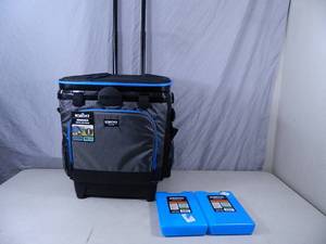 lot 7 image: New Igloo Rolling Cooler with 2 Freezer Packs