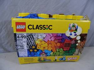 lot 37 image: Lego in Plastic Large Lego Tote
