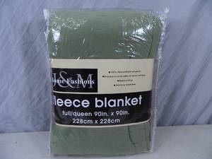 lot 54 image: New Fleece Blanket